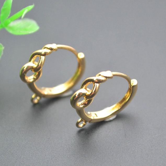 Hoop Earrings - 30 piezas de círculo redondo retorcido